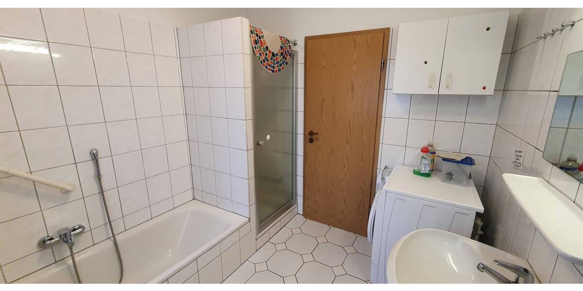 Sehr gepflegt und geräumig in ruhiger, bevorzugter Lage * 2 Küchen, 2 Bäder, Carport, Terrasse, Balkon, 2 Gartenteiche - Mehrfamilienhaus, Wohnhaus Gorleben | Angebot:19096233
