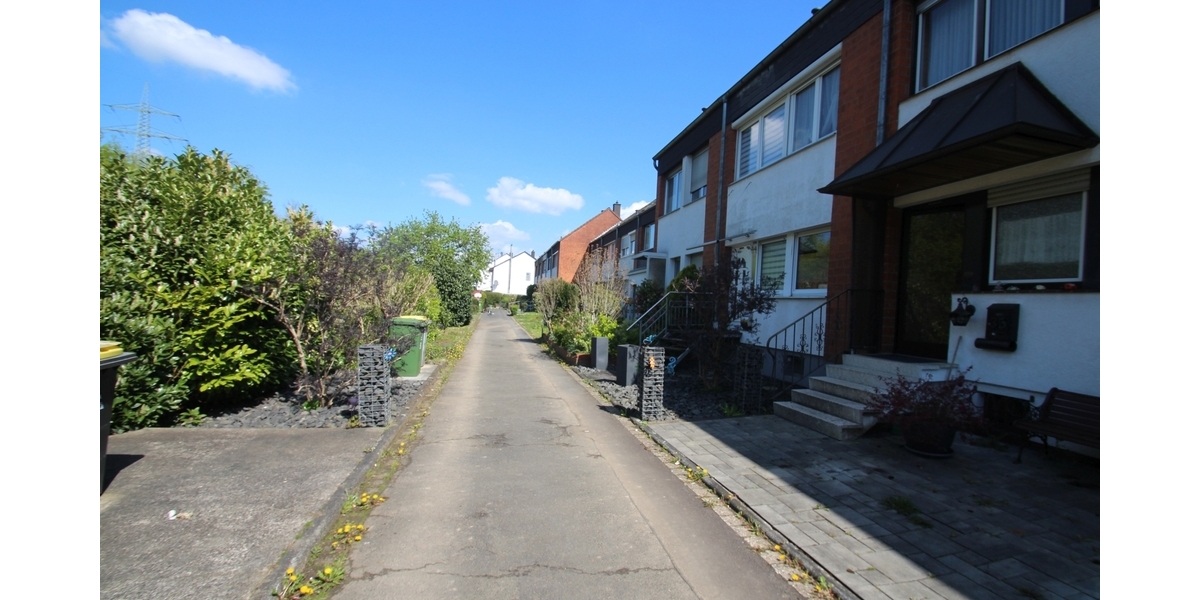 Mit 3D: Reihenhaus mit Terrasse & viel Potenzial – Ihr neues Zuhause wartet! - Reihenmittelhaus Lohmar | Angebot:26295340