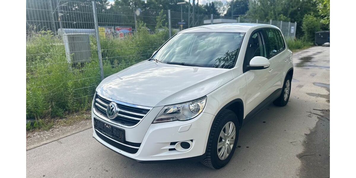 VW Tiguan 148.330 km 6.490 &euro; München 81929