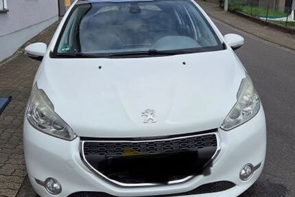 Peugeot 208 160.000 km 4.100 &euro; Edenkoben 67480
