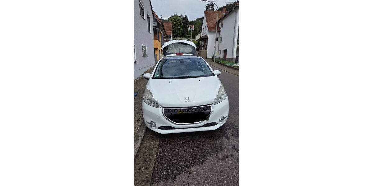 Peugeot 208 160.000 km 4.100 &euro; Edenkoben 67480