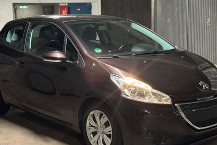 Peugeot 208 112.512 km 3.850 &euro; Frankfurt am Main 60385