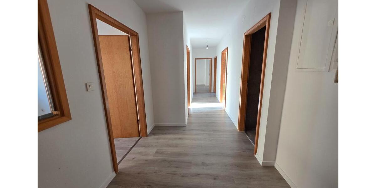 Etagenwohnung Karlstadt - 4 Zimmer, 105 m&sup2;, 985&euro; | Angebot:24658407