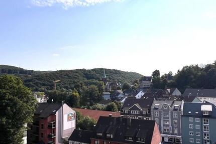 Ihr neues Zuhause Frisch sanierte Wohnung + Parkplatz + Balkon 3 zimmer