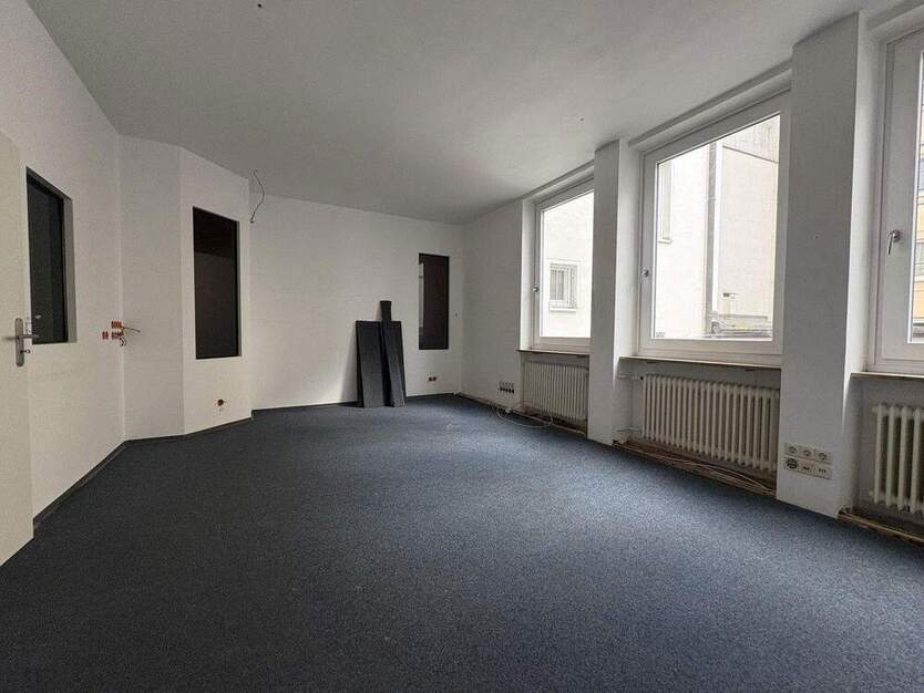 Provisionsfrei v. Eigentümer! Großzügiges Rückgebäude mit enormem Entwicklungspotenzial zimmer