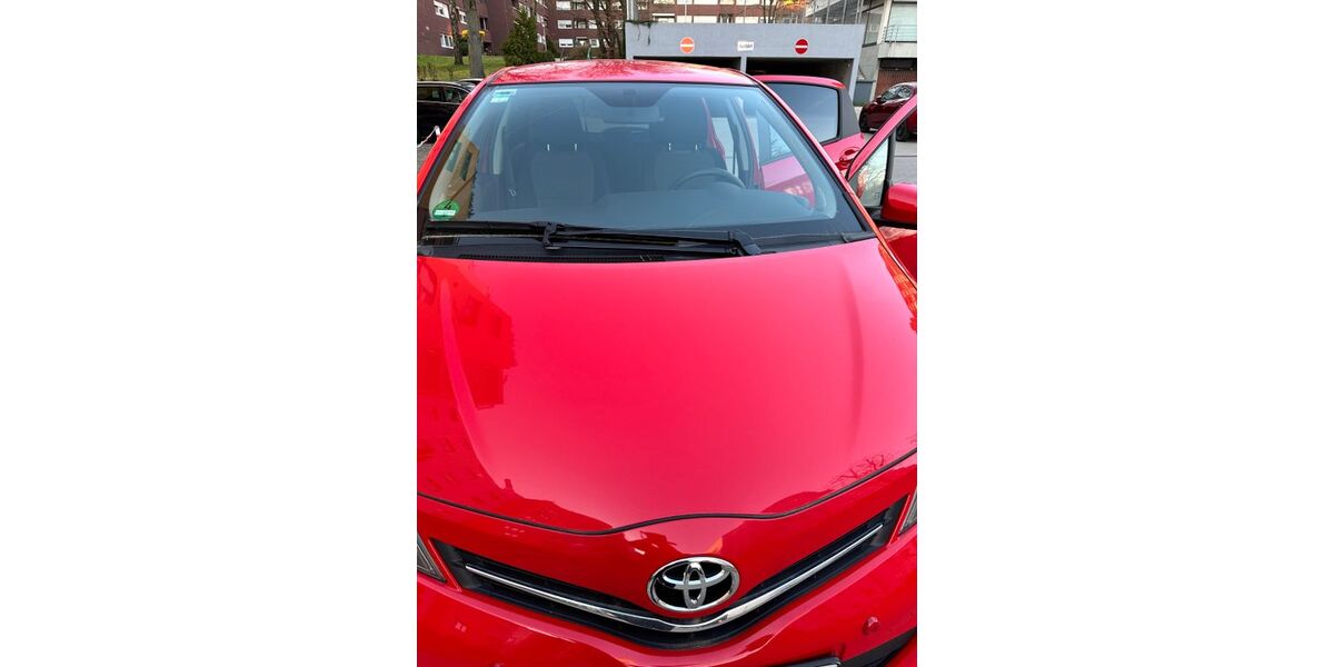 Toyota Yaris 16.000 km 8.200 &euro; Ellhofen 74248