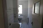 ZWEI MONATE MIETE FREI! Neu renovierte 3-Zimmer-WE mit Balkon in der 3. Etage, ruhige Grünlage!