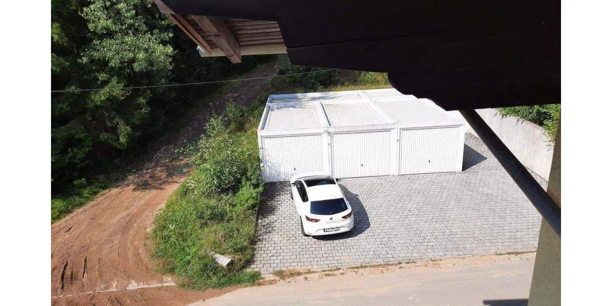 Überbaufläche von 5 Garagen plus 1 Abstellarum zu verkaufen zimmer