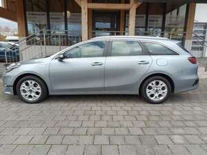 Kia Ceed SW / ceed SW CEED SW 1.5T AUTOMATIK VISION |K 24.185 km 23.490 € Höhenkirchen-Siegertsbrun 85635