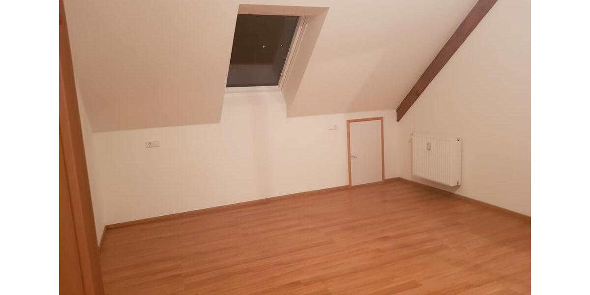 4,5-Zimmer-Maisonettewohnung mit Galerie, Garage & Garten 4.5 zimmer