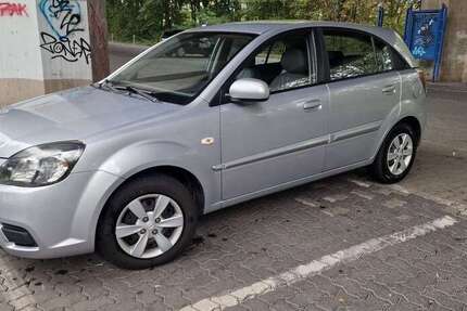 Kia Rio 211.000 km 1.900 &euro; Kreuztal 57223