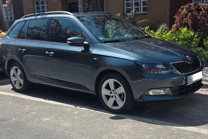 Skoda Fabia 31.860 km 12.500 &euro; Berlin 12359