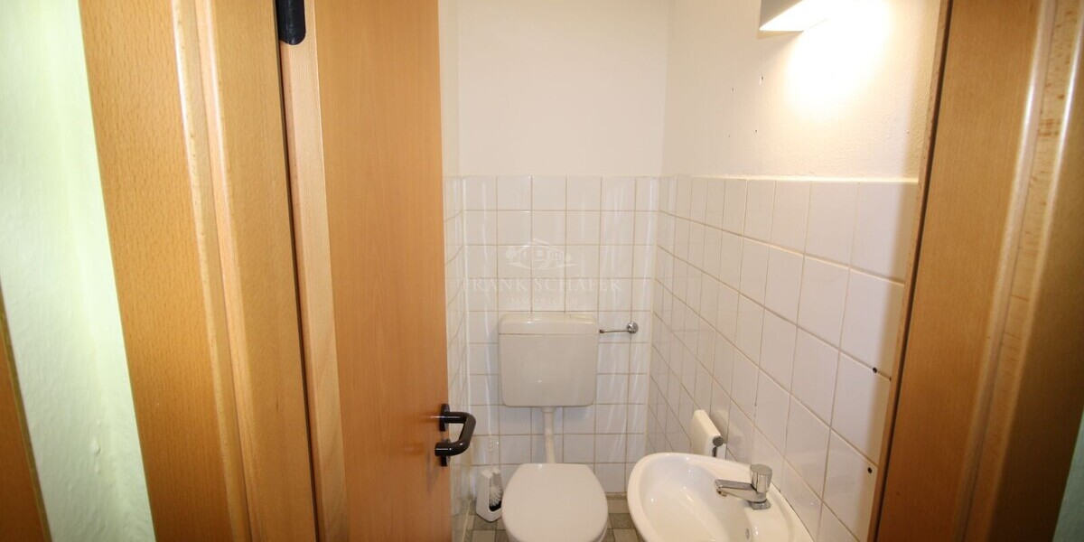 Gepflegte Bürofläche mit ca. 180m², sofort bezugsfrei, Nähe RheinChristuskirche - - Gewerbeobjekt Mainz | Angebot:26278106