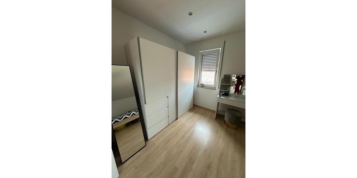 Dachgeschoßwohnung Offenberg - 1.5 Zimmer, 36 m&sup2;, 405&euro; | Angebot:25283562