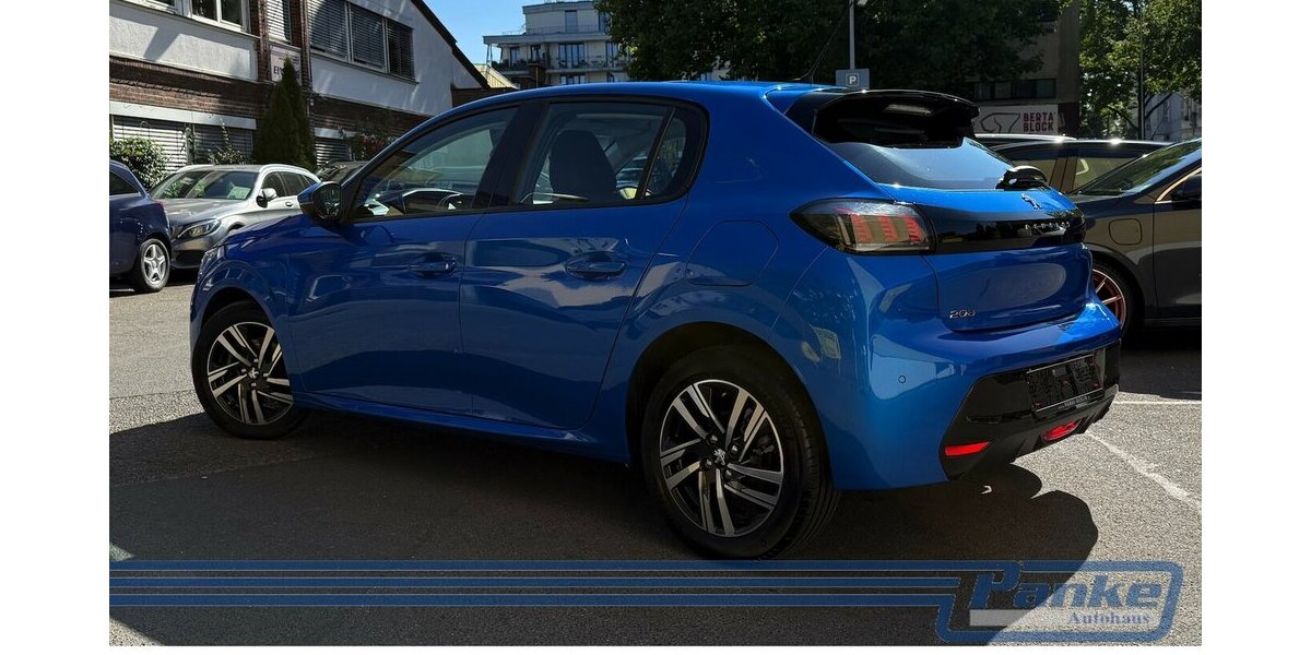 Peugeot 208 Allure*Pano*R-Cam*Navi*Keyless*LED* 32.381 km 13.690 &euro; Berlin 13187