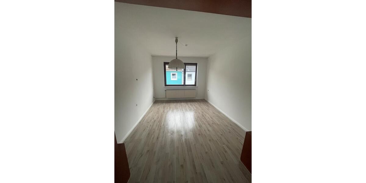 4-5 Zimmer Wohnung (Maisonette) in zentraler Lage 5 zimmer