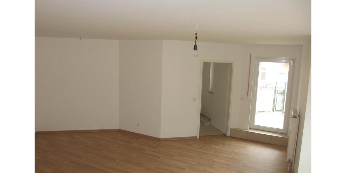 Etagenwohnung Plauen Bahnhofsvorstadt - 2 Zimmer, 72 m&sup2;, 360&euro; | Angebot:26548295