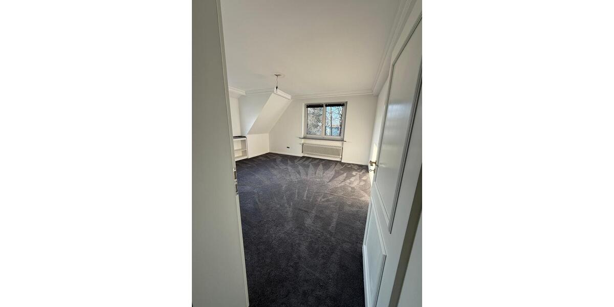 Doppelhaushälfte Soest - 6 Zimmer, 200 m&sup2;, 2.400&euro; | Angebot:25857395