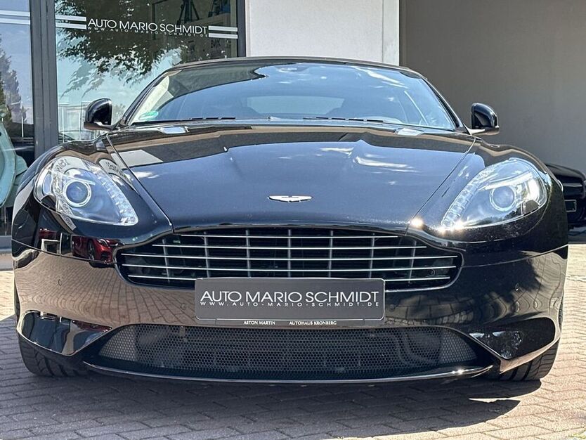 DB9
