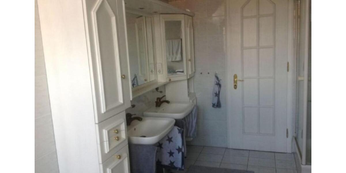 Hochwertige, schöne und helle Penthouse Wohnung in Flieden 3 zimmer