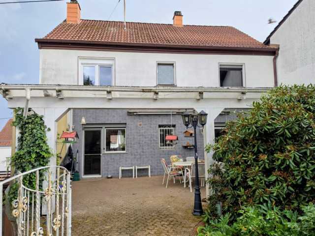 Topgepflegtes Wohlfühlhaus mit großem Grundstück in idyllischer Stadtrandlage von Bexbach - Einfamilienhaus Bexbach | Angebot:27083078