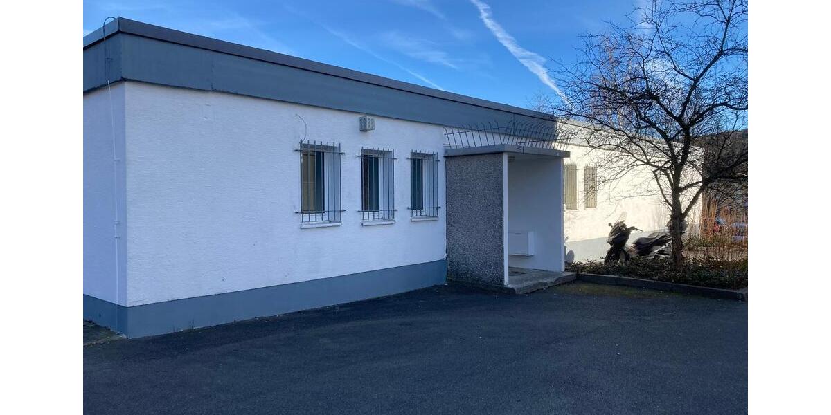 Gewerbehalle mit Büroräumen,zentr. Lage Teil o.Komplettvermietung zimmer