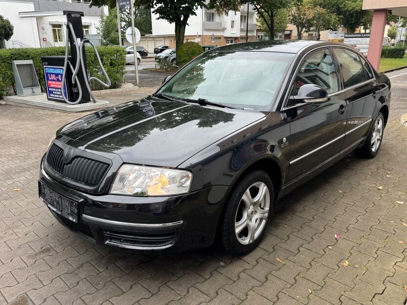 Skoda Superb 158.077 km 2.299 € Frankfurt 60487