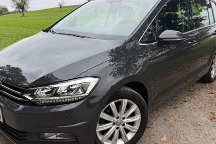 VW Touran 211.000 km 11.450 € Affalterbach 71563