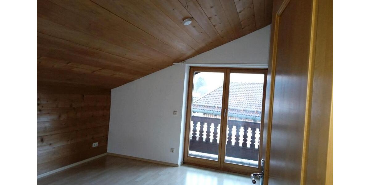 2 Zi DG Wohnung zimmer