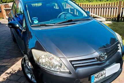 Toyota Auris 61.275 km 6.900 &euro; Kemnitz 17509