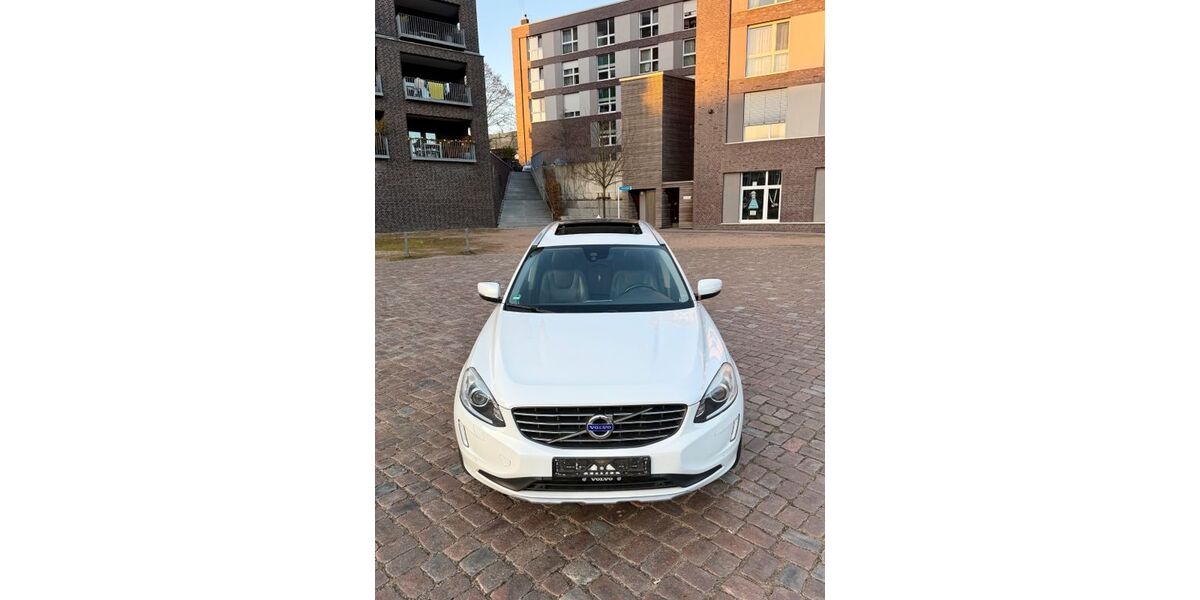 Volvo XC60 196.544 km 13.900 &euro; Hamburg 22119