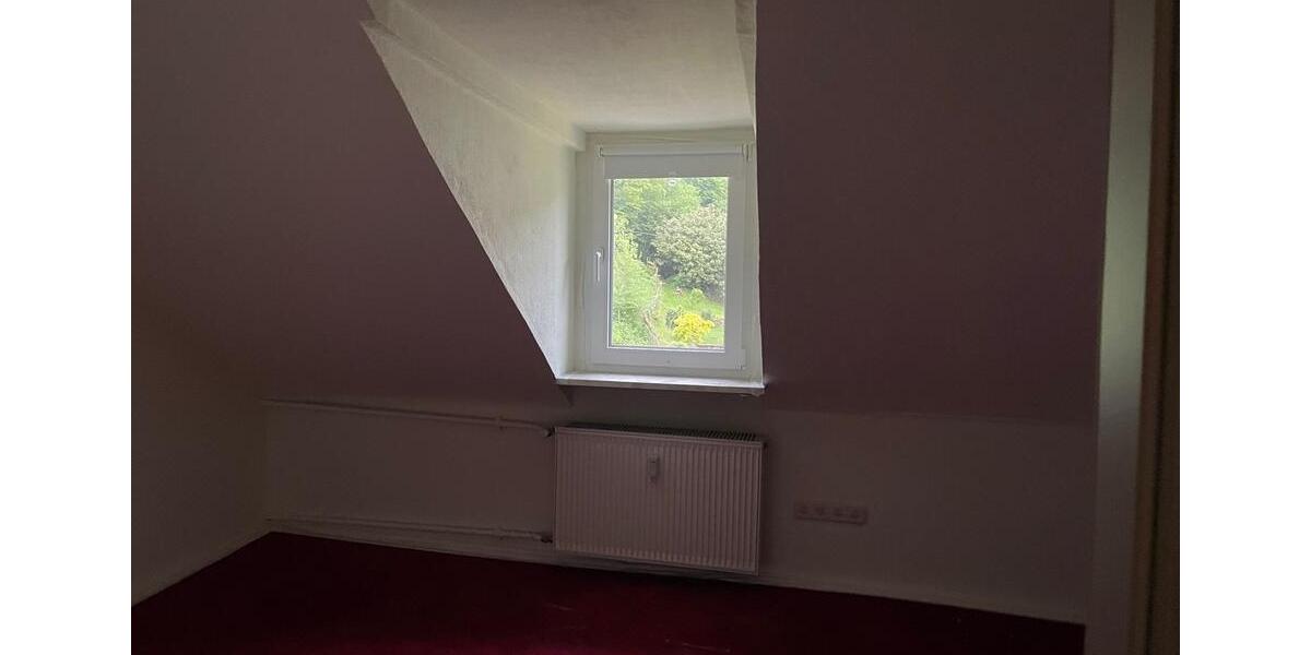 Dachgeschoßwohnung Merzig - 3.5 Zimmer, 65 m&sup2;, 800&euro; | Angebot:26549987