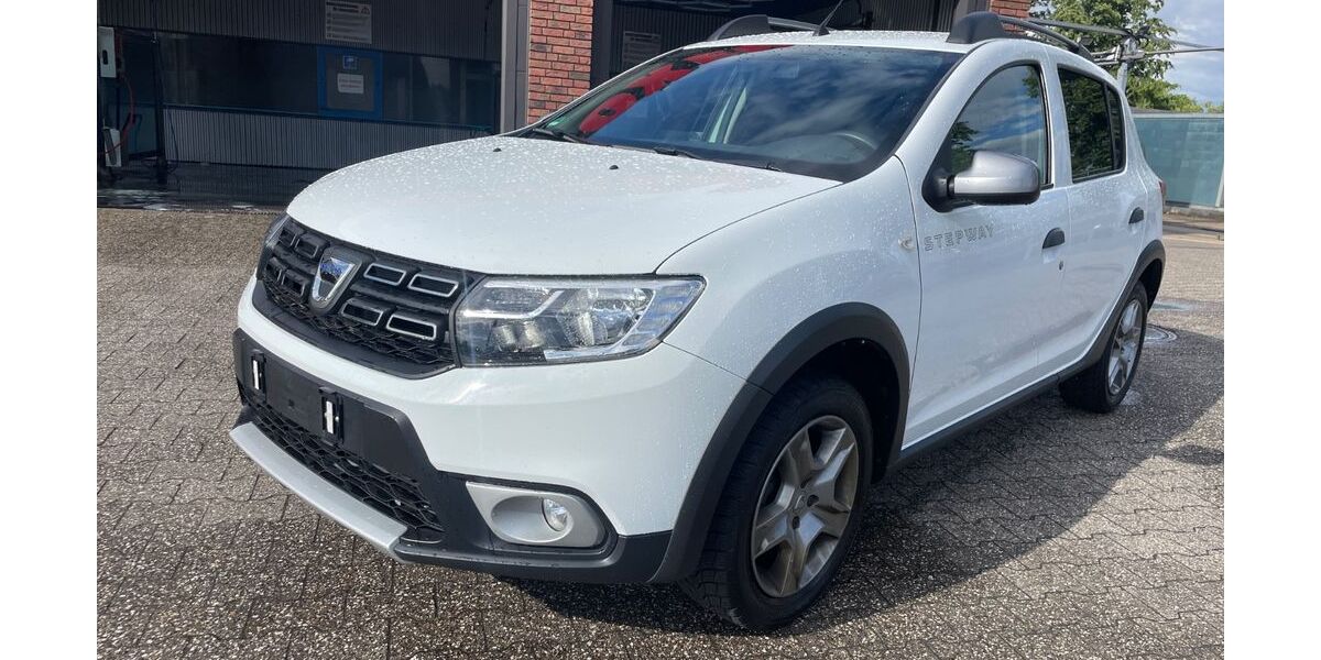 Dacia Sandero 92.000 km 7.999 &euro; Mönchengladbach 41238