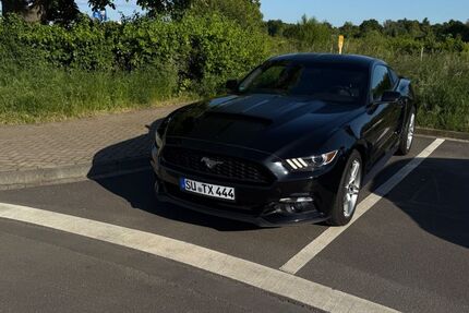 Ford Mustang 65.955 km 23.399 &euro; Troisdorf 53844