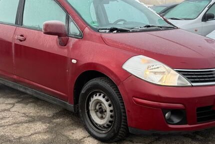 Nissan Tiida 123.640 km 1.300 &euro; Gelenberg 53539
