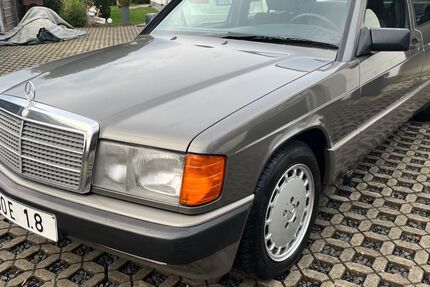 Mercedes-Benz 190 166.000 km 8.450 &euro; Krefeld 47809