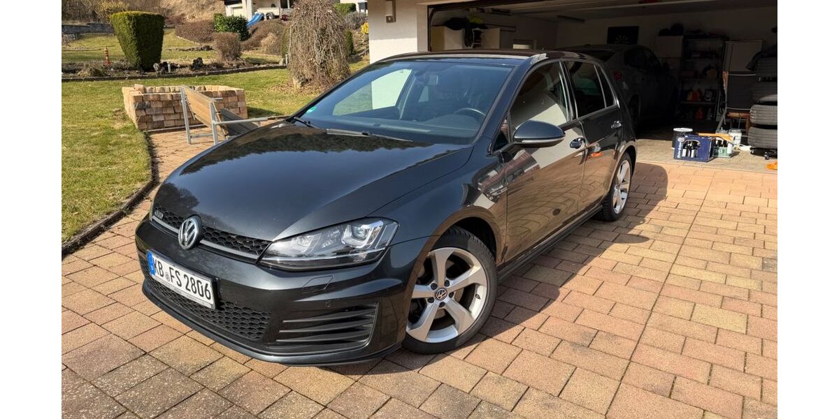 VW Golf 103.000 km 15.000 &euro; Vöhl 34516