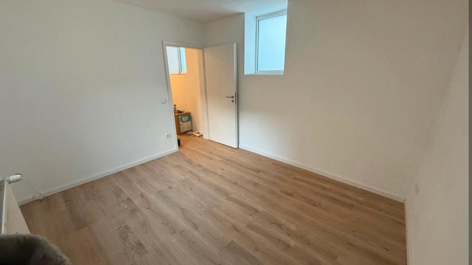 2 ZKB frisch renoviert Stellplatz 52 m² Edenkoben Zentrum 2 zimmer