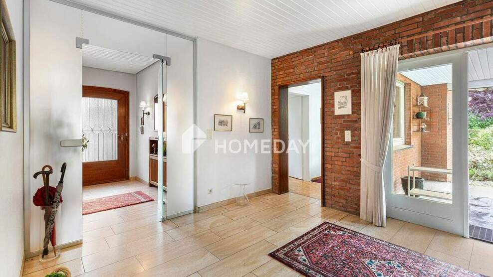 Großzügiges Zweifamilienhaus mit 260 m² Wohnfläche auf 787 m² Grundstück 7 zimmer