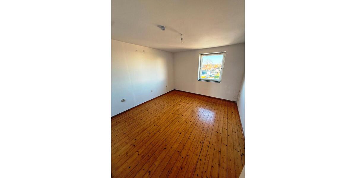 Etagenwohnung Ergolding - 3 Zimmer, 63 m&sup2;, 600&euro; | Angebot:25905410