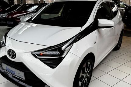 Toyota Aygo (X) 21.060 km 11.490 &euro; Paderborn 33104