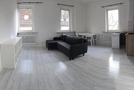 Renovierte 2-Zimmer Wohnung neben Burgberg zimmer