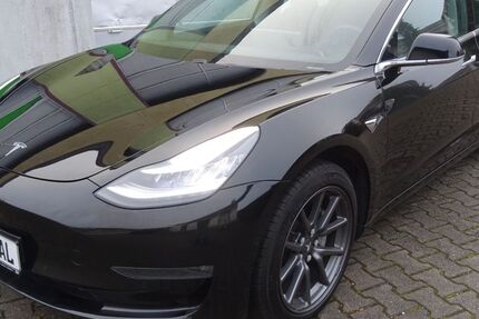 Tesla Model 3 95.734 km 17.950 &euro; Waldkraiburg 84478