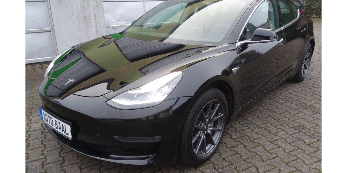 Tesla Model 3 95.734 km 17.950 &euro; Waldkraiburg 84478