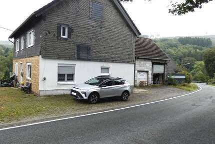 Haus zum Kaufen in Bad Berleburg 189.000 € 195 m² 6 zimmer