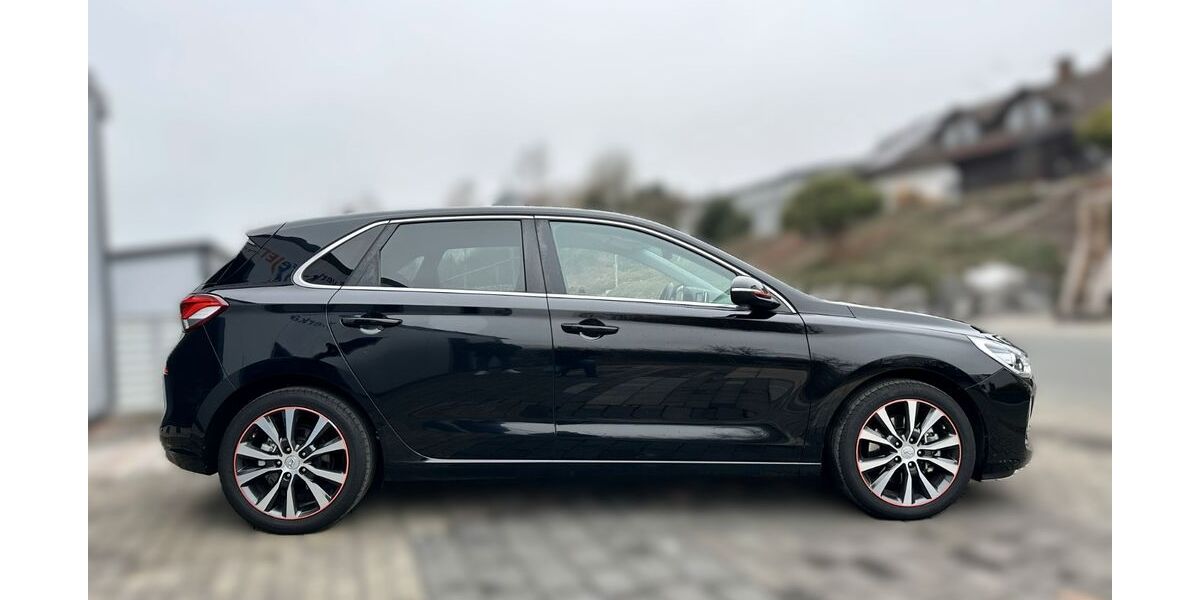 Hyundai i30 271.659 km 6.899 &euro; Herborn 35745