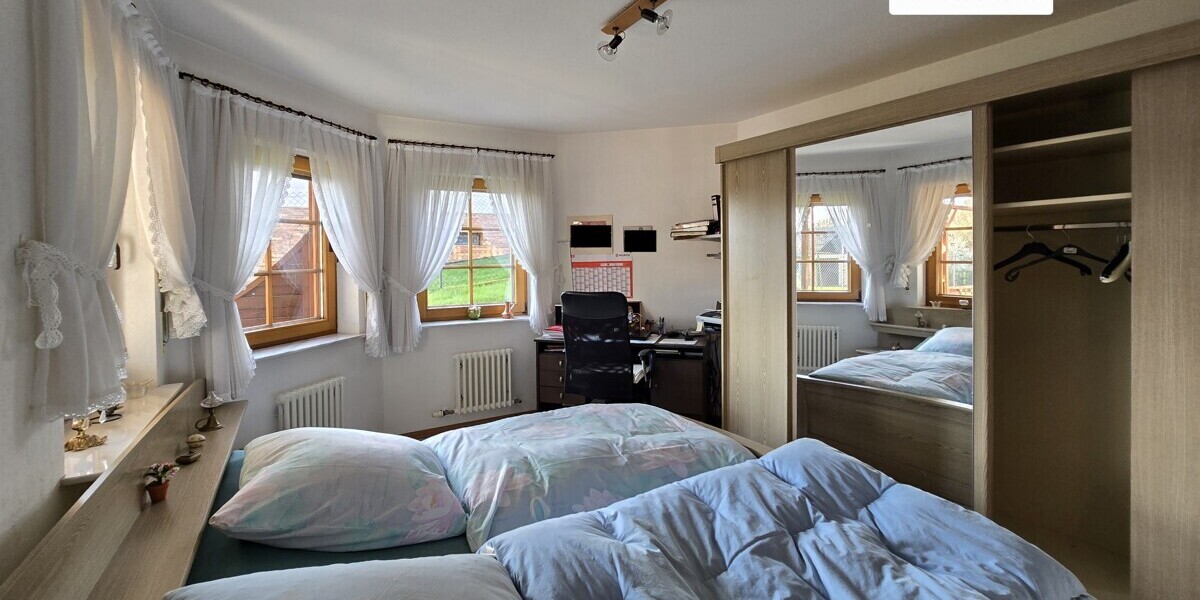 Attraktives Einfamilienhaus mit möglicher Einliegerwohnung - Reihenendhaus Tholey | Angebot:27010355