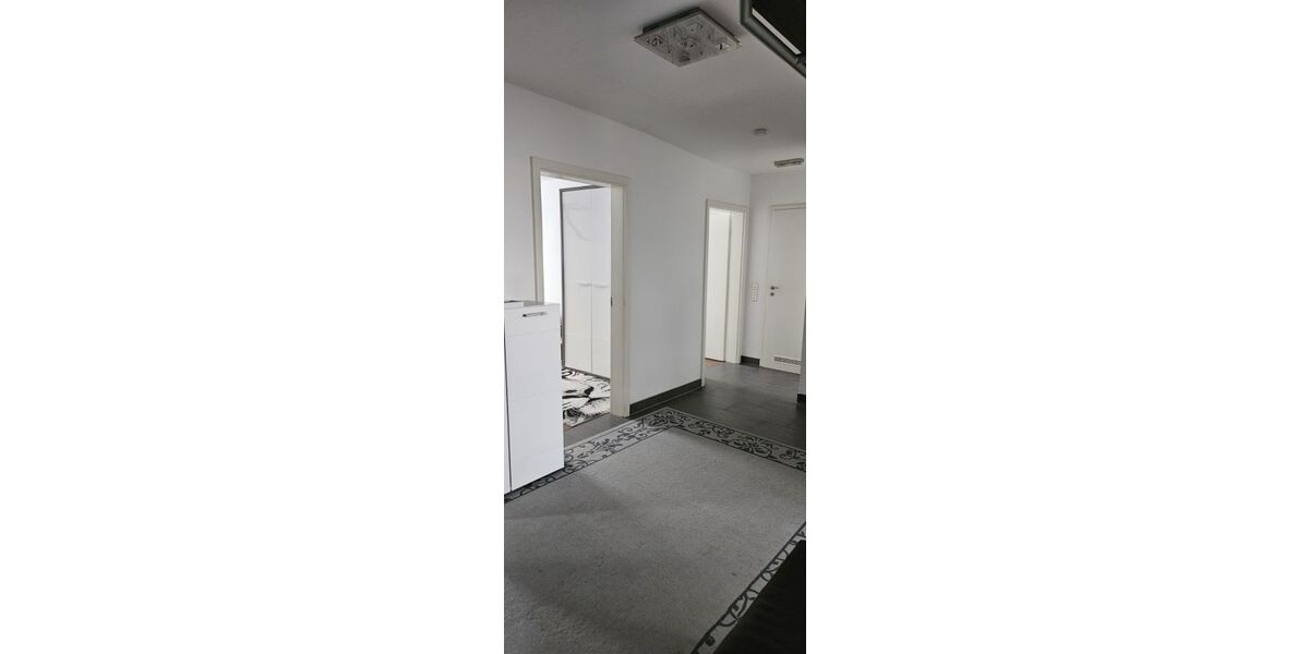 Provisionsfrei* (Von Privat) Charmante 4-Zimmer Wohnung mit Balkon sowie Außenstellplatz in Kirchheim bei München - Etagenwohnung Kirchheim bei München | Angebot:24356453