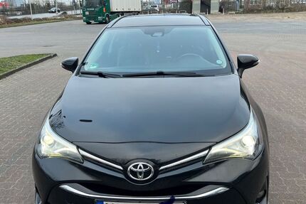 Toyota Avensis 136.000 km 10.990 &euro; Kiel 24143