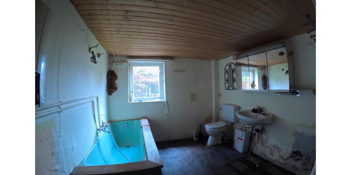 Einfamilienhaus Edemissen - 7 Zimmer, 200 m&sup2;, 160.000&euro; | Angebot:27120168